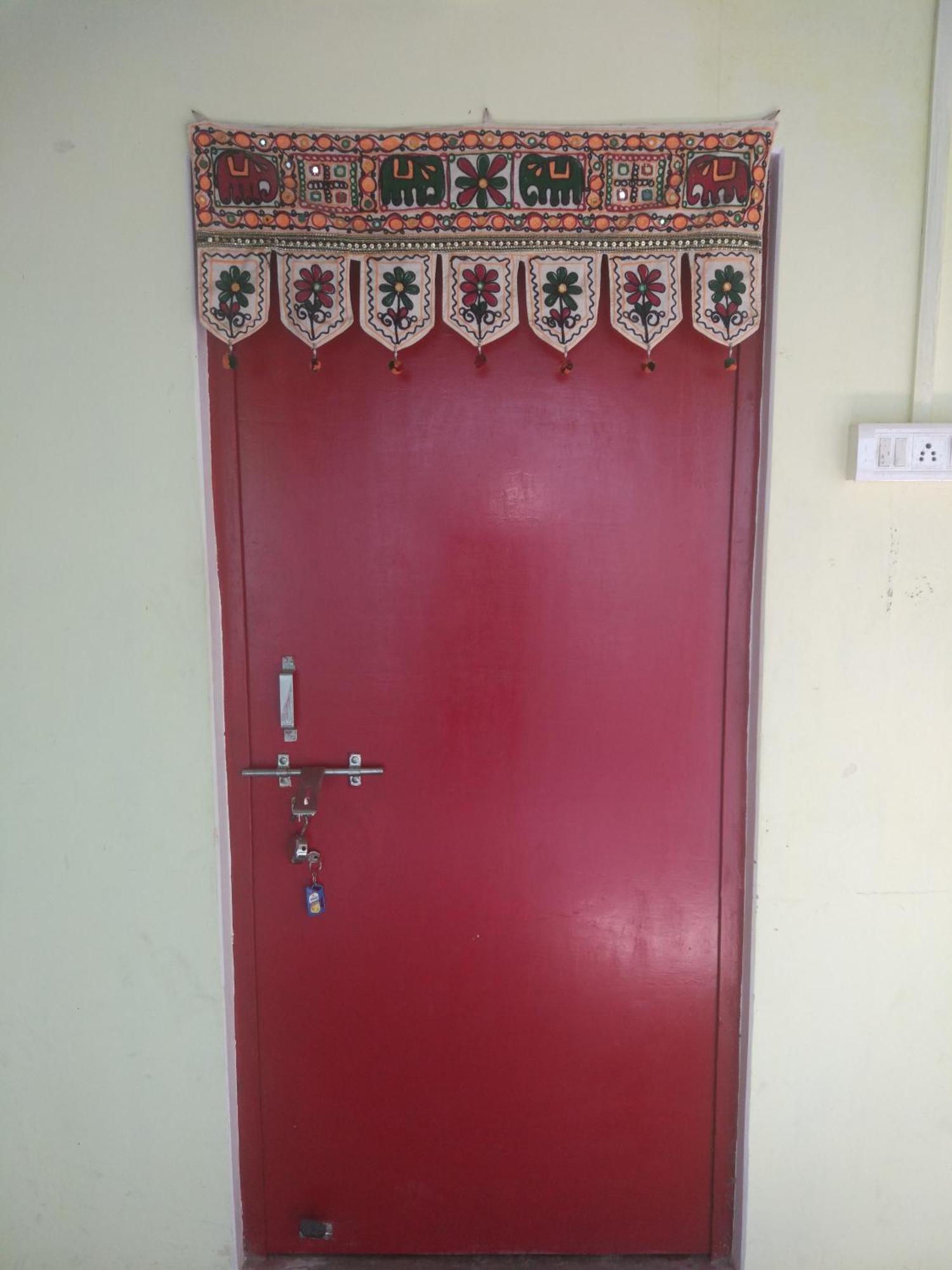 Radha Krishna Home فاراناسي المظهر الخارجي الصورة