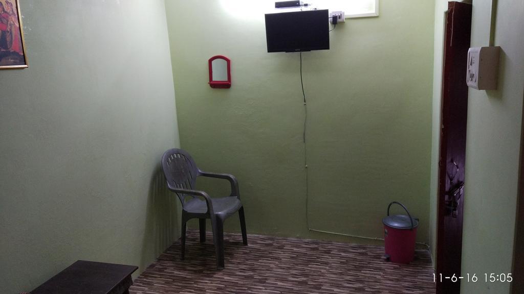 Radha Krishna Home فاراناسي المظهر الخارجي الصورة