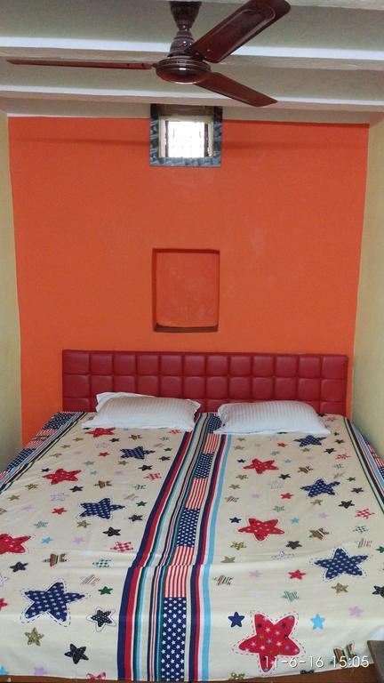 Radha Krishna Home فاراناسي المظهر الخارجي الصورة