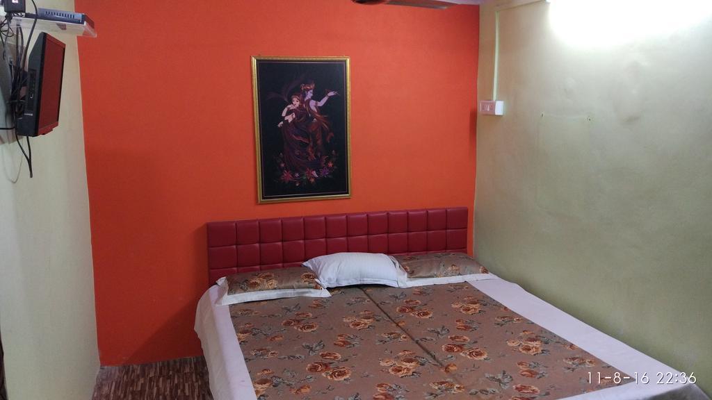 Radha Krishna Home فاراناسي المظهر الخارجي الصورة