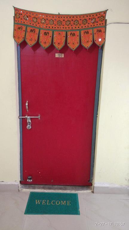Radha Krishna Home فاراناسي المظهر الخارجي الصورة