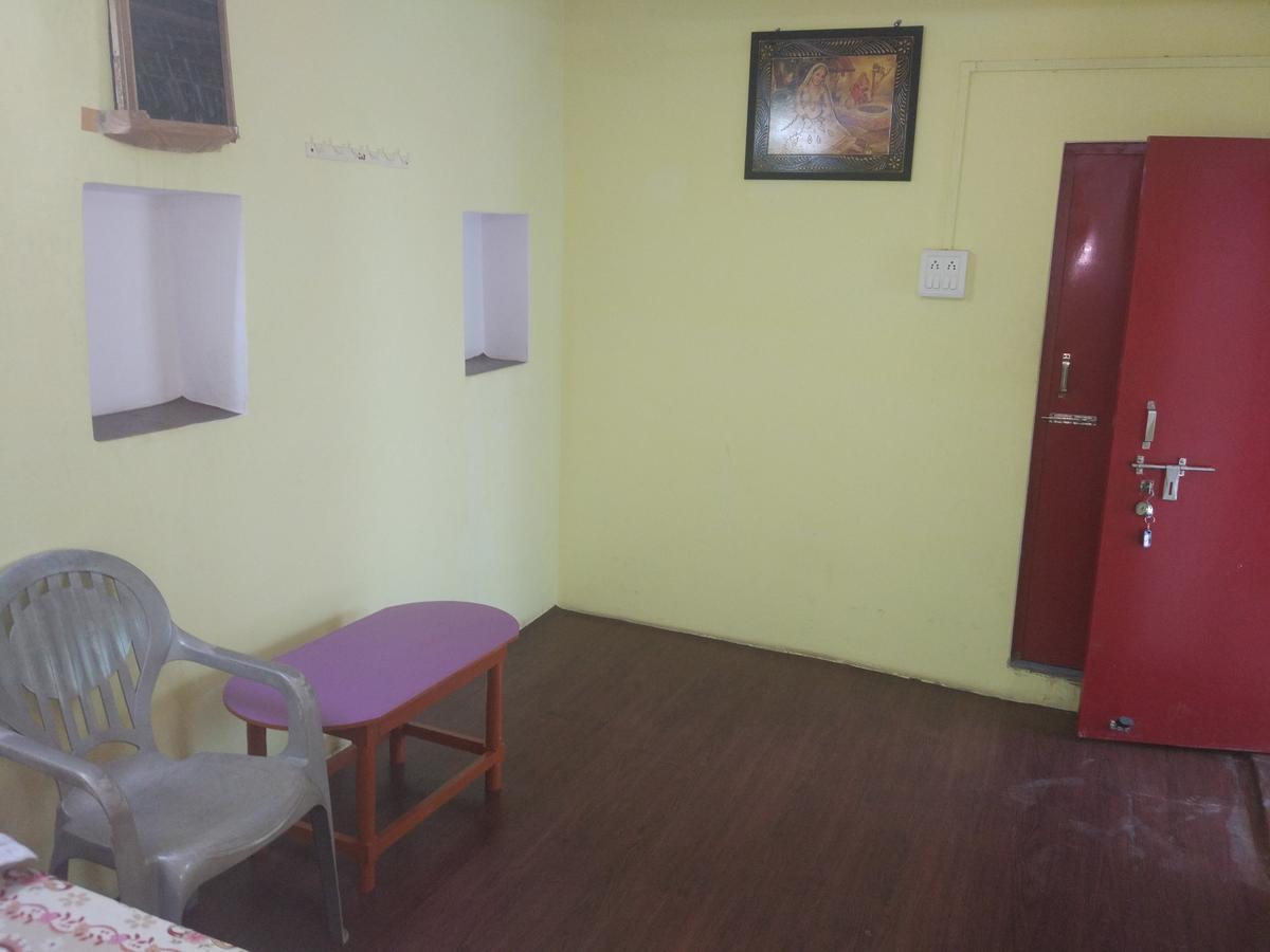 Radha Krishna Home فاراناسي المظهر الخارجي الصورة