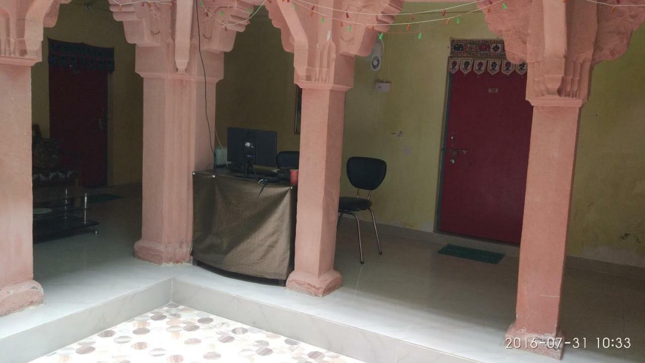 Radha Krishna Home فاراناسي المظهر الخارجي الصورة